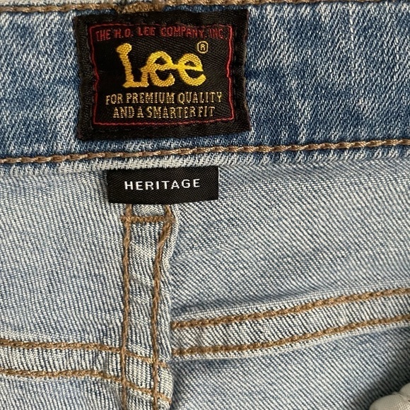 Lee heritage women’s size 2 distressed jeans - Picture 5 of 12